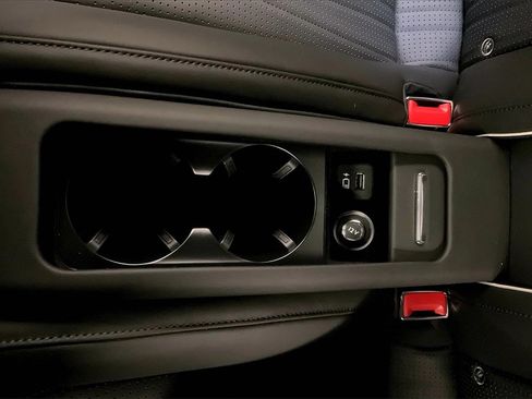 Used 2024 Bentley Continental GT V8 image 24