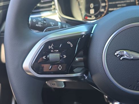 Used 2024 Jaguar XF R-Dynamic SE image 17