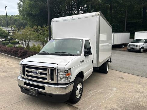 New 2025 Ford E-450 and Econoline 450 Super Duty w/ Power Equipment Group RWD image 3