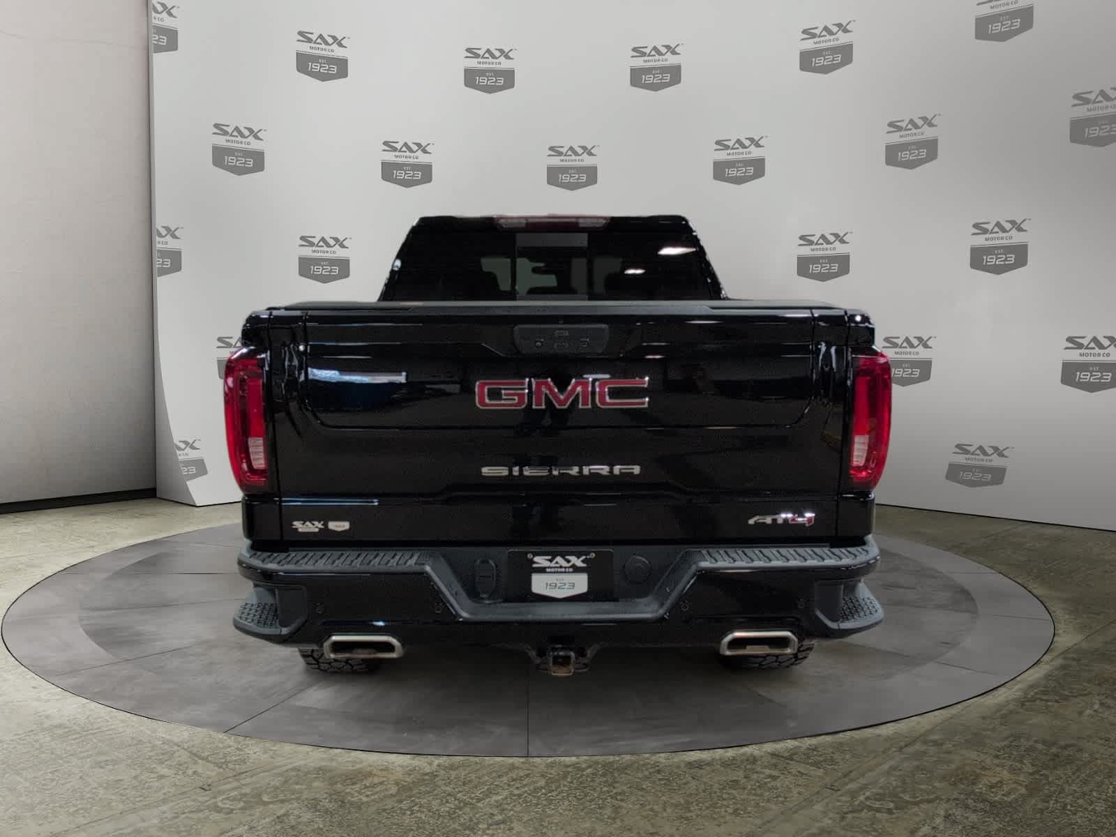Used 2020 GMC Sierra 1500 AT4 w/ AT4 Premium Package AWD/4WD image 4