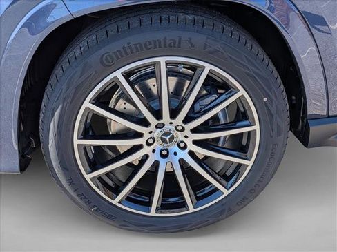 New 2026 Mercedes-Benz GLS 580 4MATIC image 9