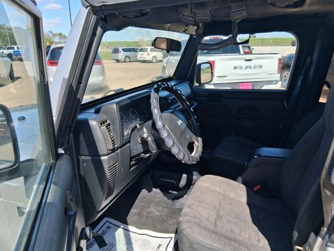 Used 2004 Jeep Wrangler X w/ Wheel Plus Group AWD/4WD image 16
