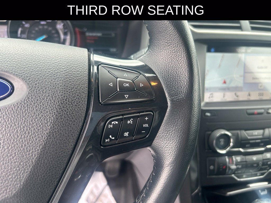 Used 2019 Ford Explorer XLT w/ Equipment Group 202A AWD/4WD image 18