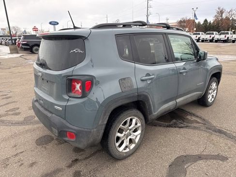 Used 2018 Jeep Renegade Latitude image 8