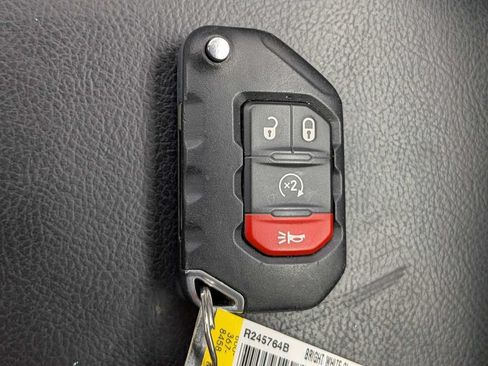 Used 2021 Jeep Wrangler Unlimited Rubicon AWD/4WD image 28