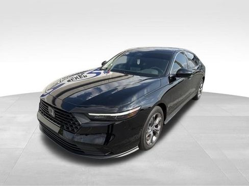 Used 2023 Honda Accord EX image 4