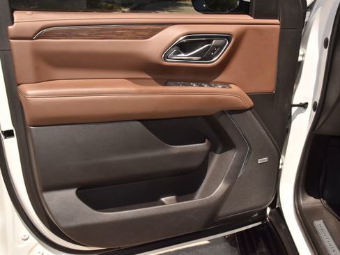 Used 2021 Chevrolet Tahoe High Country w/ Premium Package RWD image 39