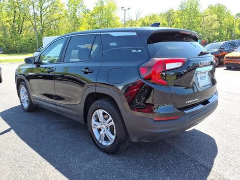 Used 2024 GMC Terrain SLE FWD image 5