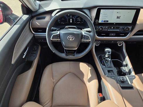 Used 2026 Toyota Grand Highlander AWD image 14