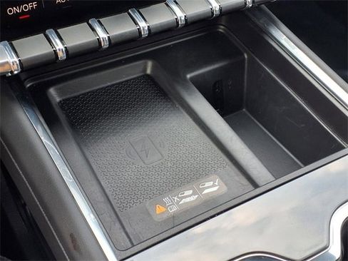 Used 2025 GMC Acadia Elevation image 15