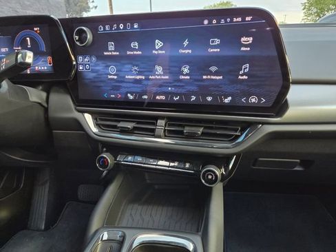 Used 2024 Chevrolet Equinox EV RS FWD image 44