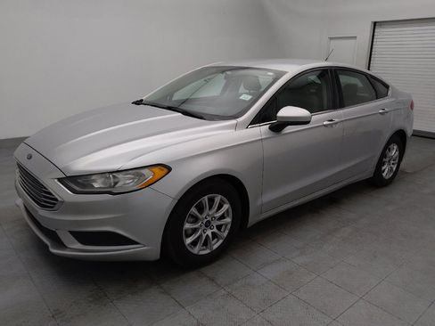 Used 2018 Ford Fusion S image 2