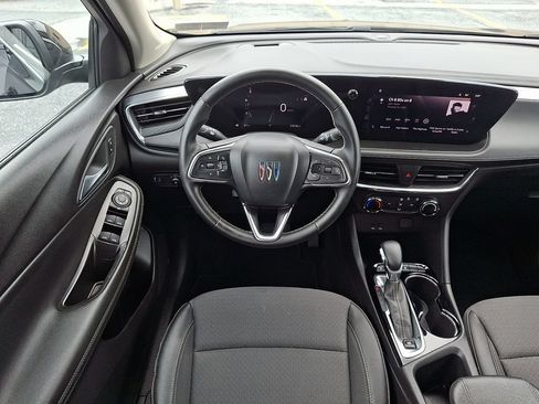 Used 2025 Buick Encore GX Preferred AWD/4WD image 11