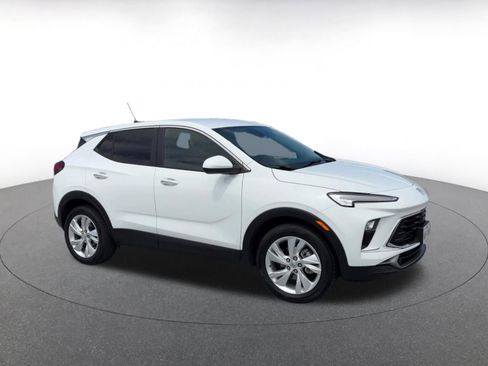 Used 2025 Buick Encore GX Preferred FWD image 2