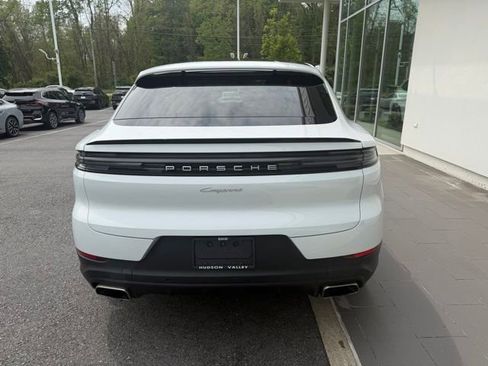 Used 2024 Porsche Cayenne Coupe AWD/4WD image 7