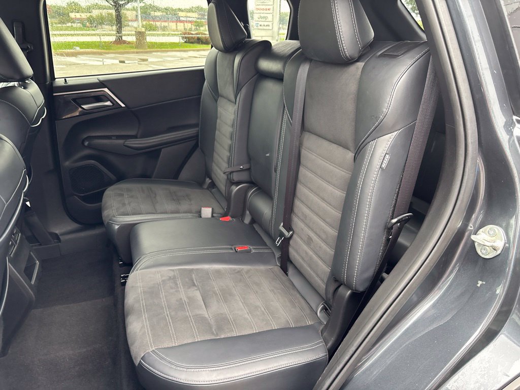 Used 2024 Mitsubishi Outlander SE FWD image 15