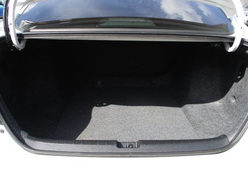 Used 2021 Honda Accord LX image 7