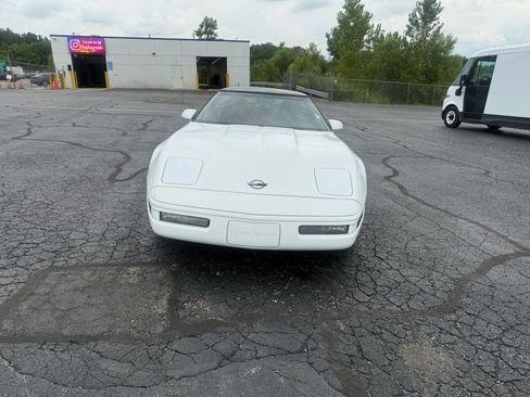 Used 1996 Chevrolet Corvette Coupe RWD image 9