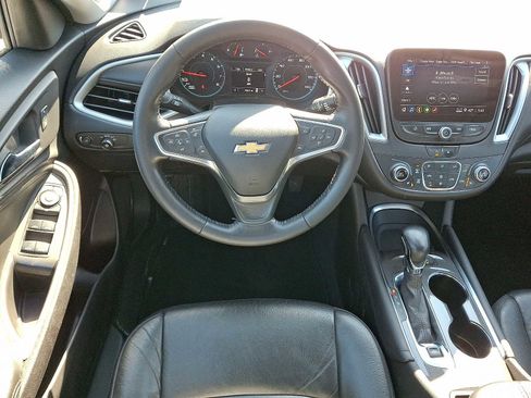 Used 2022 Chevrolet Malibu LT w/ Leather Package image 11