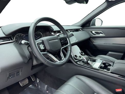 Used 2023 Land Rover Range Rover Velar R-Dynamic S image 17