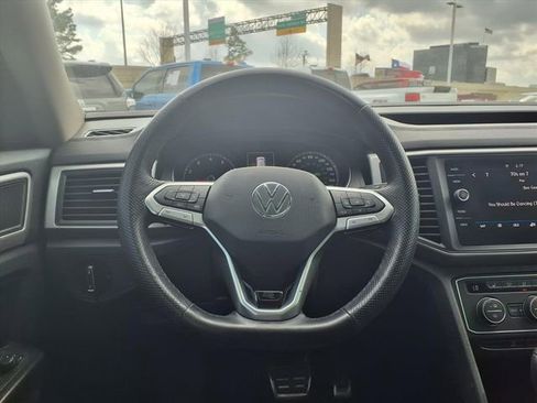 Used 2021 Volkswagen Atlas SE image 12