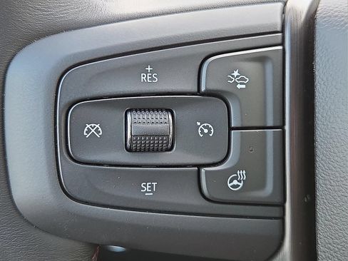 Used 2025 GMC Sierra 2500 AT4X AWD/4WD image 12
