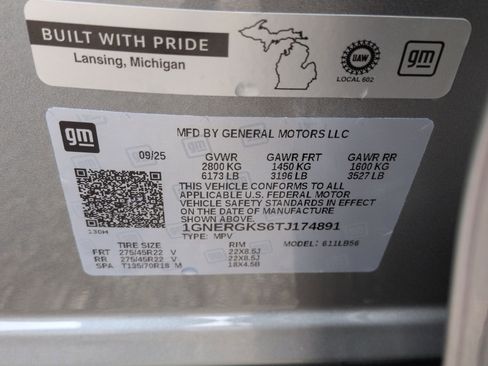 New 2026 Chevrolet Traverse LT w/ LPO, Floor Liner Package image 98