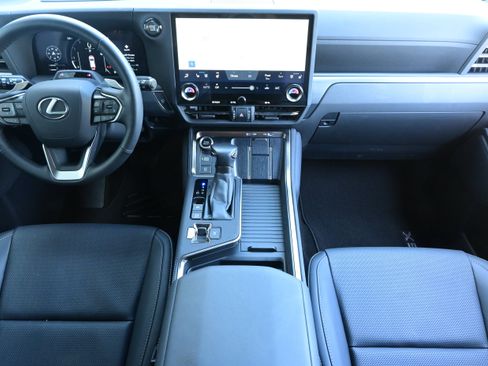 Used 2025 Lexus GX 550 w/ Accessory Package (Z1) AWD/4WD image 31