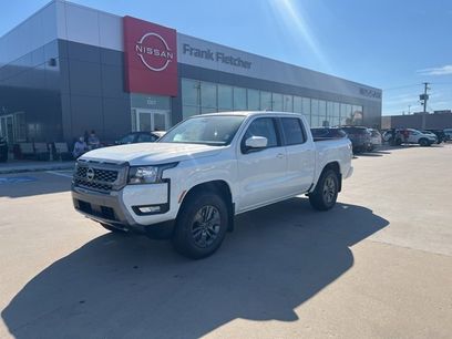 New 2025 Nissan Frontier SV w/ SV Convenience Package