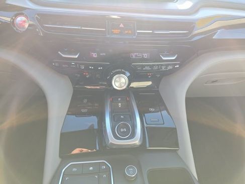 Used 2023 Acura MDX SH-AWD w/ Technology Package image 19