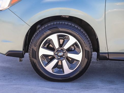 Used 2017 Subaru Forester 2.5i Premium AWD/4WD image 10