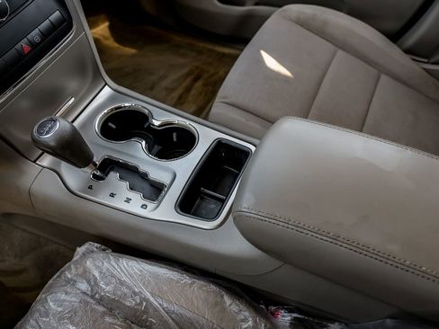 Used 2011 Jeep Grand Cherokee Laredo w/ Security & Convenience Group image 21