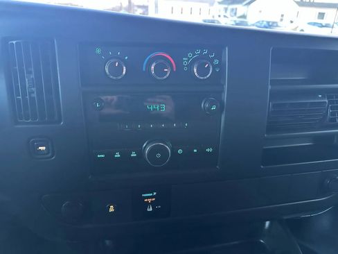 Used 2013 Chevrolet Express 2500 image 24