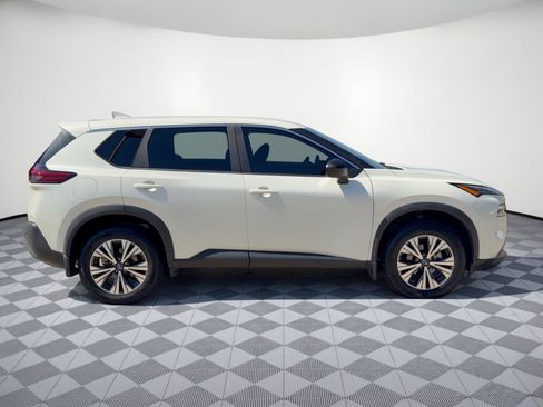 Used 2023 Nissan Rogue SV FWD image 8