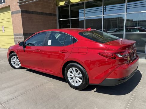 Used 2025 Toyota Camry LE FWD image 5