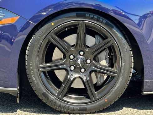 Used 2018 Ford Mustang GT w/ Black Accent Package RWD image 26