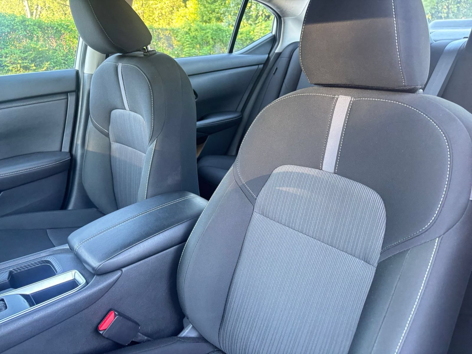Used 2025 Nissan Sentra SV FWD image 34