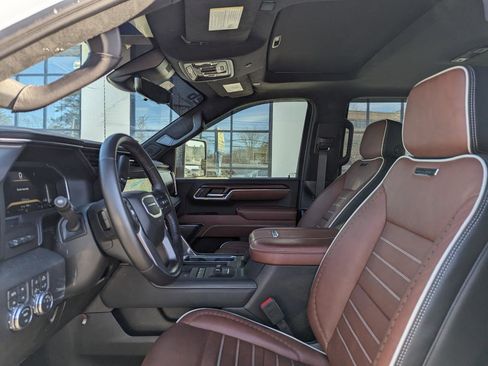 Used 2026 GMC Sierra 3500 Denali Ultimate image 3
