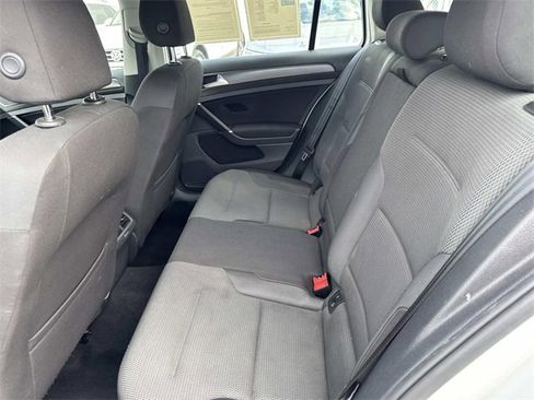 Used 2019 Volkswagen Golf S image 12