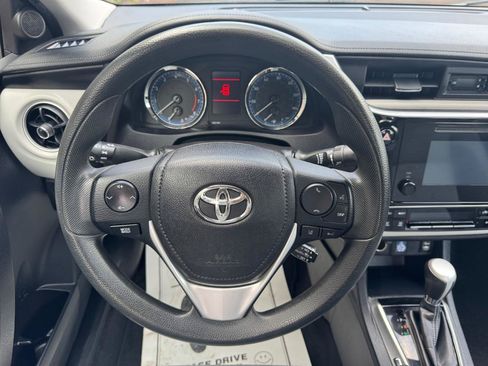 Used 2017 Toyota Corolla LE FWD image 11