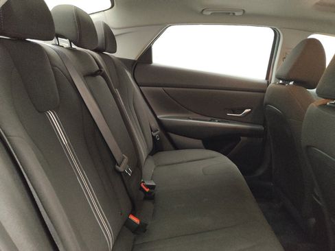 Used 2022 Hyundai Elantra SEL w/ Convenience + Premium Package FWD image 19