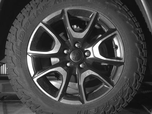 Used 2025 Jeep Compass Trailhawk AWD/4WD image 15