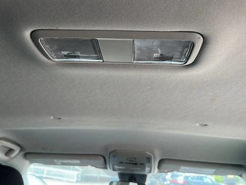 Used 2021 Toyota Highlander LE FWD image 31