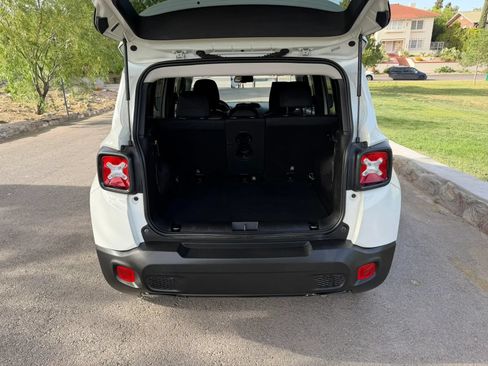 Used 2020 Jeep Renegade Altitude AWD/4WD image 14