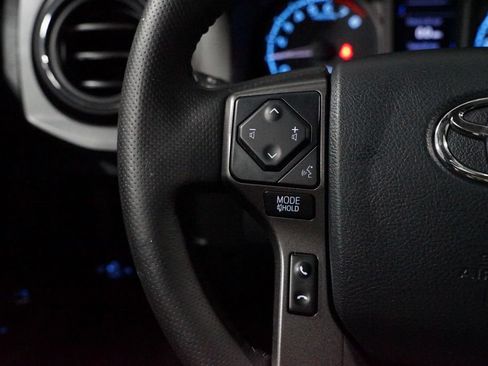 Used 2016 Toyota Tacoma TRD Off-Road w/ Towing Package AWD/4WD image 15