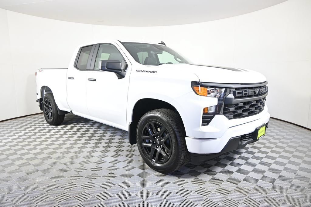 Used 2024 Chevrolet Silverado 1500 Custom w/ Rally Edition AWD/4WD image 10