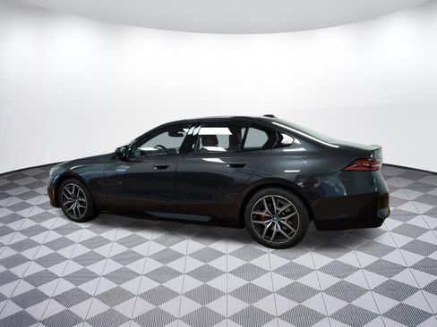 Used 2025 BMW i5 xDrive40 w/ M Sport Package image 18