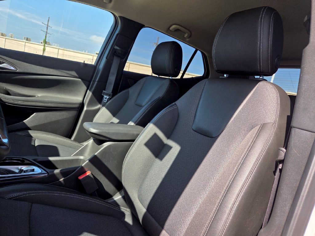 Used 2025 Buick Encore GX Preferred FWD image 11