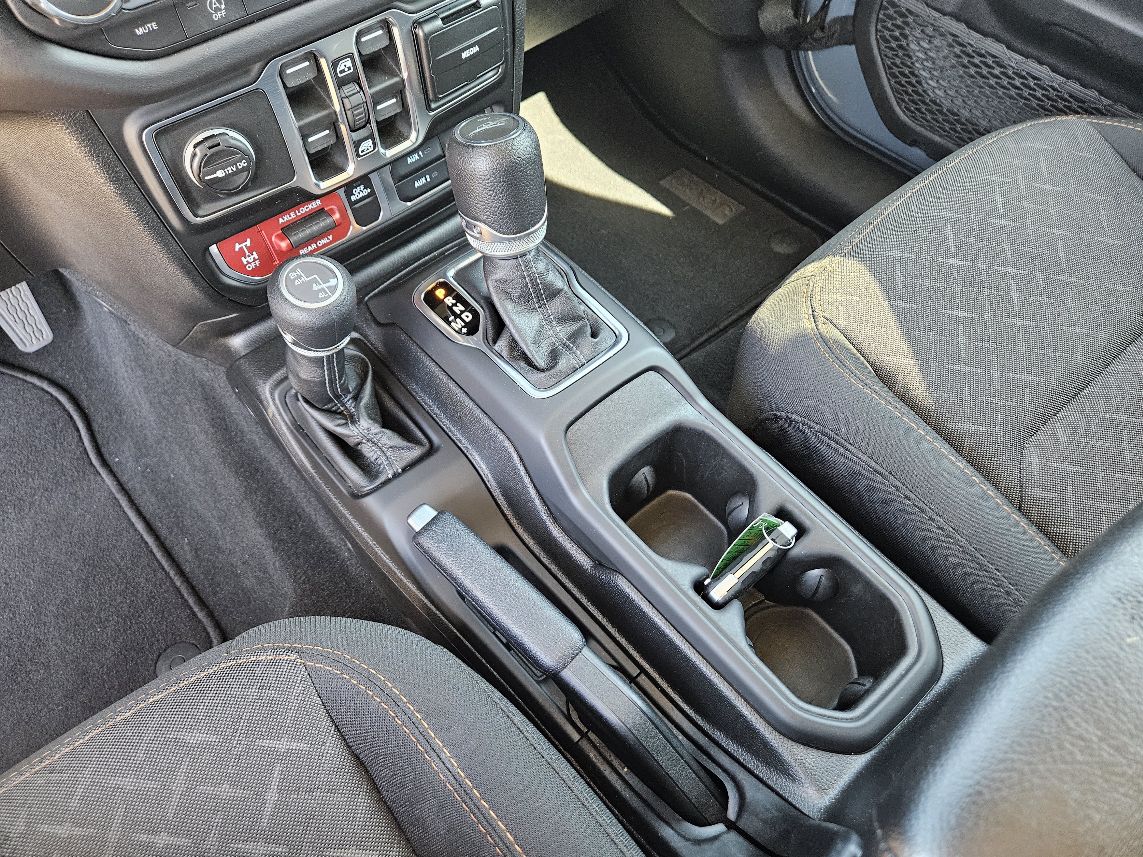 Used 2026 Jeep Gladiator Mojave AWD/4WD image 23