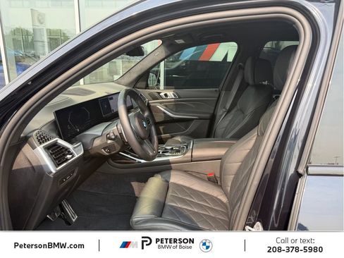 Used 2025 BMW X7 xDrive40i w/ M Sport Package AWD/4WD image 17